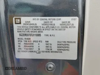 2007 Saturn Outlook XR z VIN 5GZER33707J110085, wystawiony jako Copart lot #49637675 z przebiegiem 221 154 mil mil oraz Szkoda całkowita • Salvage title. Historia ofert i sprzedaży dostępna na DreamBid. Obrazek 13.