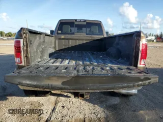2018 Ram 3500 Laramie Longhorn z VIN 3C63RRKLXJG239218, wystawiony jako Copart lot #79291804 z przebiegiem 149 384 mil mil oraz Szkoda całkowita • Salvage title. Historia ofert i sprzedaży dostępna na DreamBid. Obrazek 6.