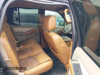 2007 Ford Explorer Sport Trac Limited с VIN 1FMEU33K27UA46873, выставлен на аукционе IAAI как лот 42061837 с пробегом Не указан миль и . История ставок и продаж доступна на DreamBid. Изображение 8.