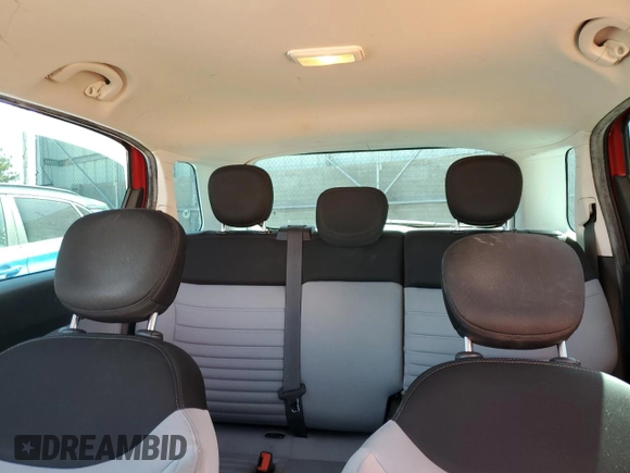 2014 FIAT 500L Easy z VIN ZFBCFABH4EZ019483, wystawiony jako Copart lot #51811735 z przebiegiem 104 801 mil mil oraz Szkoda całkowita • Salvage title. Historia ofert i sprzedaży dostępna na DreamBid. Obrazek 10.