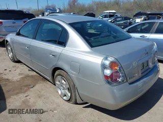 2004 Nissan Altima S with VIN 1N4AL11D84C171897, listed as a IAAI auction lot 41922715 with 101,865 mi miles. Bid and sale history available at carsss.com. Image 3.