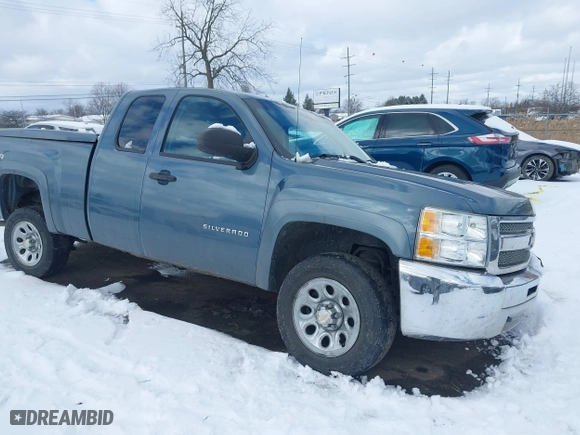 2013 Chevrolet Silverado 1500 Work Truck with VIN 1GCRKPEA8DZ364941, listed as a IAAI auction lot 41574981 with 168,516 mi miles. Bid and sale history available at carsss.com. Image 1.