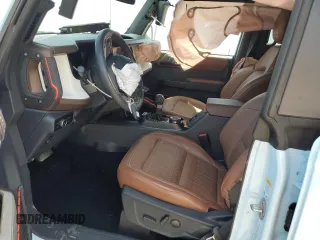 2024 Ford Bronco Heritage Limited Edition z VIN 1FMEE4GP4RLA74109, wystawiony jako Copart lot #56739705 z przebiegiem 6 656 mil mil oraz Szkoda całkowita • Salvage title. Historia ofert i sprzedaży dostępna na DreamBid. Obrazek 7.