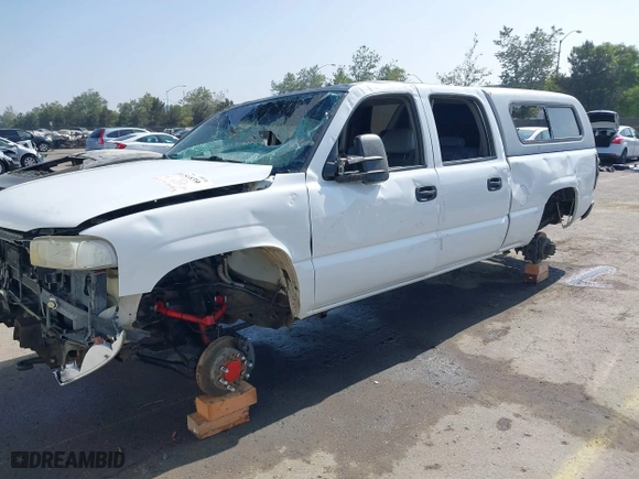 2002 GMC Sierra 2500HD SLE with VIN 1GTHK23U22F188186, listed as a IAAI auction lot 39751839 with 225,407 mi miles. Bid and sale history available at carsss.com. Image 13.