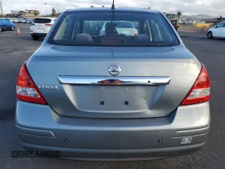 2009 Nissan Versa S z VIN 3N1BC11E49L491482, wystawiony jako Copart lot #46749315 z przebiegiem 97 529 mil mil oraz Szkoda całkowita • Salvage title. Historia ofert i sprzedaży dostępna na DreamBid. Obrazek 6.