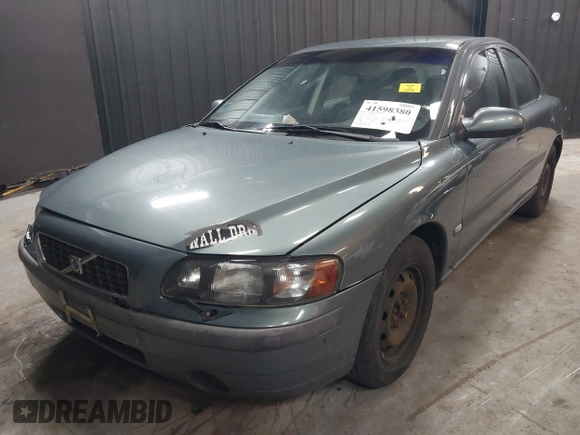 2001 Volvo S60 with VIN YV1RS61R412069484, listed as a IAAI auction lot 41598380 with 185,219 mi miles. Bid and sale history available at carsss.com. Image 17.