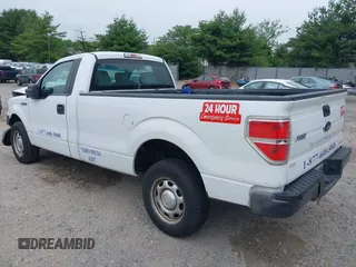2014 Ford F-150 XL z VIN 1FTMF1CMXEKE59536, wystawiony jako IAAI lot #42515867 z przebiegiem 134 845 mil mil oraz . Historia ofert i sprzedaży dostępna na DreamBid. Obrazek 3.