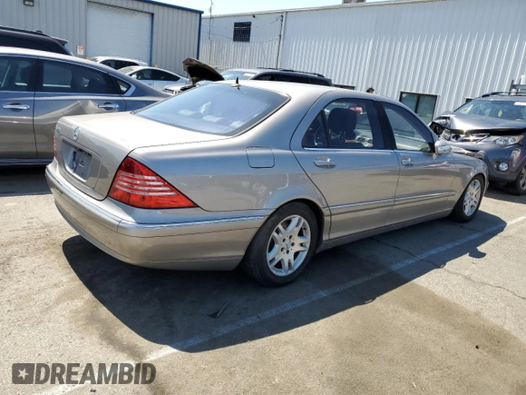 2005 Mercedes-Benz S-Class 5.0L with VIN WDBNG75J15A447352, listed as a Copart auction lot 53681734 with 0 mi miles and Salvage Title. Bid and sale history available at carsss.com. Image 3.
