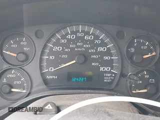 2003 Chevrolet Express Cargo YF7 Upfitter z VIN 1GBFG15T631192686, wystawiony jako IAAI lot #42097135 z przebiegiem 124 227 mil mil oraz . Historia ofert i sprzedaży dostępna na DreamBid. Obrazek 7.