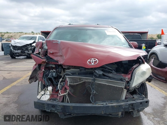 2015 Toyota Sienna XLE with VIN 5TDYK3DC0FS565597, listed as a IAAI auction lot 42062160 with 181,543 mi miles. Bid and sale history available at carsss.com. Image 6.