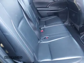 2019 Toyota Highlander SE z VIN 5TDJZRFH9KS598021, wystawiony jako IAAI lot #41764561 z przebiegiem 73 835 mil mil oraz . Historia ofert i sprzedaży dostępna na DreamBid. Obrazek 8.