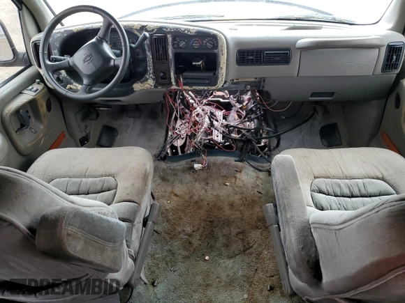 2000 Chevrolet Express Cargo Van w/YF7 with VIN 1GBFG15R0Y1102380, listed as a Copart auction lot 85756674 with 0 mi miles and Clean Title. Bid and sale history available at carsss.com. Image 8.
