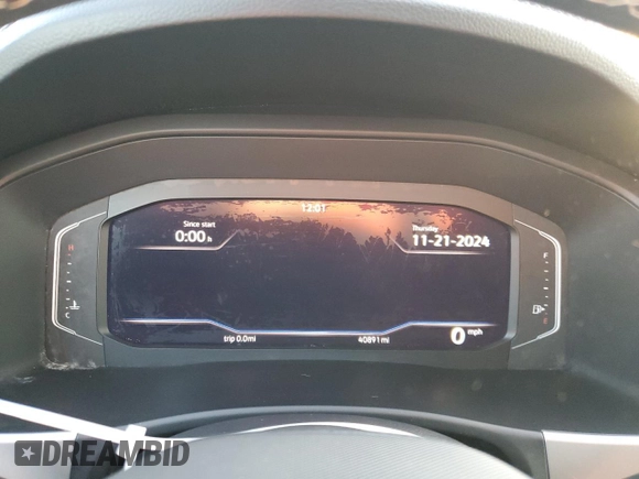 2022 Volkswagen Atlas SE z VIN 1V2HE2CA3NC226199, wystawiony jako Copart lot #58964475 z przebiegiem 40 891 mil mil oraz Nie do naprawy. Historia ofert i sprzedaży dostępna na DreamBid. Obrazek 9.