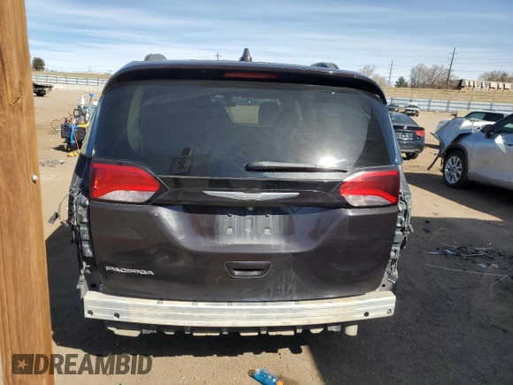 2017 Chrysler Pacifica Touring L z VIN 2C4RC1BG3HR569490, wystawiony jako Copart lot #48378865 z przebiegiem 144 016 mil mil oraz Szkoda całkowita • Salvage title. Historia ofert i sprzedaży dostępna na DreamBid. Obrazek 6.
