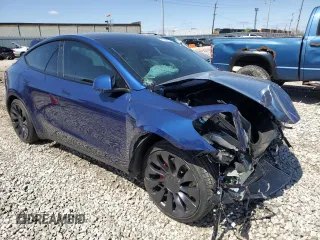 2022 Tesla Model Y Performance z VIN 7SAYGDEF2NF461103, wystawiony jako Copart lot #52198205 z przebiegiem 33 576 mil mil oraz Szkoda całkowita • Salvage title. Historia ofert i sprzedaży dostępna na DreamBid. Obrazek 4.