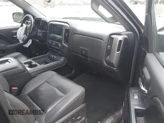 2017 GMC Sierra 1500 SLT z VIN 1GTV2NEC6HZ263312, wystawiony jako IAAI lot #42261269 z przebiegiem 164 282 mil mil oraz . Historia ofert i sprzedaży dostępna na DreamBid. Obrazek 5.