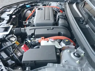 2025 Honda Accord Touring with VIN 1HGCY2F89SA056998, listed as a IAAI auction lot 43261797 with 882 mi miles and . Bid and sale history available at DreamBid. Image 14.