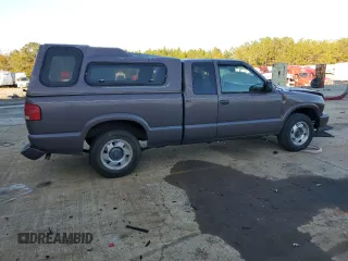 2000 GMC Sonoma SLS w/1SF Pkg with VIN 1GTCS1955Y8226155, listed as a Copart auction lot 83220424 with 87,604 mi miles and Salvage Title. Bid and sale history available at carsss.com. Image 3.
