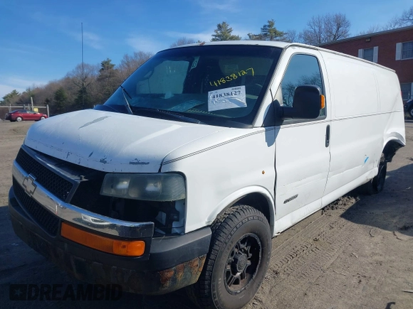 2004 Chevrolet Express Cargo Van with VIN 1GCGG29VX41194296, listed as a IAAI auction lot 41838127 with 322,816 mi miles. Bid and sale history available at carsss.com. Image 2.