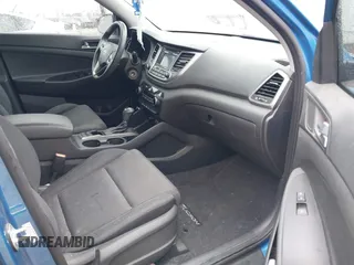 2017 Hyundai Tucson SE with VIN KM8J23A47HU420632, listed as a IAAI auction lot 41797652 with 66,325 mi miles. Bid and sale history available at carsss.com. Image 5.