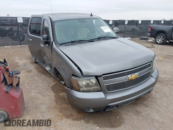 2007 Chevrolet Avalanche LTZ z VIN 3GNEC12J77G129472, wystawiony jako IAAI lot #41100413 z przebiegiem Nie podano mil oraz . Historia ofert i sprzedaży dostępna na DreamBid. Obrazek 1.