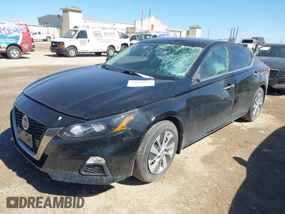 2022 Nissan Altima 2.5 S with VIN 1N4BL4BV8NN300823, listed as a IAAI auction lot 41836334 with 47,296 mi miles. Bid and sale history available at carsss.com. Image 17.