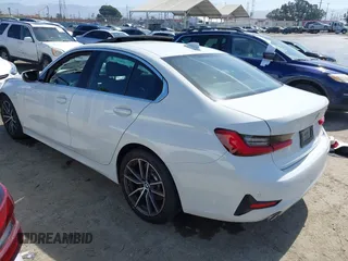 2020 BMW 3 Series 330i с VIN 3MW5R1J01L8B10868, выставлен на аукционе IAAI как лот 42335176 с пробегом 36 055 миль миль и . История ставок и продаж доступна на DreamBid. Изображение 3.