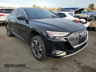 2022 Audi e-tron Sportback S line Premium Plus z VIN WA12AAGE8NB023545, wystawiony jako Copart lot #40283084 z przebiegiem 19 680 mil mil oraz . Historia ofert i sprzedaży dostępna na DreamBid. Obrazek 4.
