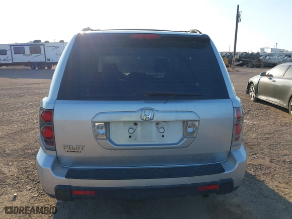 2007 Honda Pilot LX with VIN 5FNYF28197B018888, listed as a IAAI auction lot 41647146 with 176,767 mi miles. Bid and sale history available at carsss.com. Image 16.