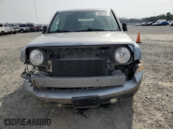 2017 Jeep Patriot Latitude with VIN 1C4NJPFB2HD102814, listed as a Copart auction lot 48924295 with 166,106 mi miles and Salvage Title. Bid and sale history available at DreamBid. Image 5.