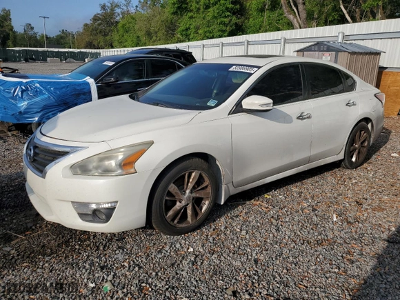 2015 Nissan Altima 2.5 S with VIN 1N4AL3AP5FC420133, listed as a Copart auction lot 50986905 with 160,141 mi miles and Salvage Title. Bid and sale history available at carsss.com. Image 1.