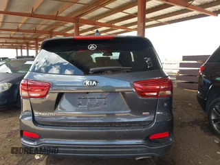 2019 Kia Sorento LX z VIN 5XYPGDA32KG439966, wystawiony jako IAAI lot #42046846 z przebiegiem 101 592 mil mil oraz . Historia ofert i sprzedaży dostępna na DreamBid. Obrazek 20.