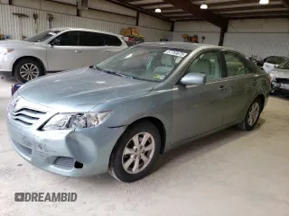 2010 Toyota Camry z VIN JTNBF3EK3A3002517, wystawiony jako Copart lot #57753675 z przebiegiem 196 094 mil mil oraz Szkoda całkowita • Salvage title. Historia ofert i sprzedaży dostępna na DreamBid. Obrazek 1.