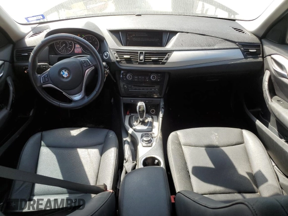 2013 BMW X1 28i z VIN WBAVM1C50DVW41615, wystawiony jako Copart lot #51329525 z przebiegiem 120 642 mil mil oraz Szkoda całkowita • Salvage title. Historia ofert i sprzedaży dostępna na DreamBid. Obrazek 8.