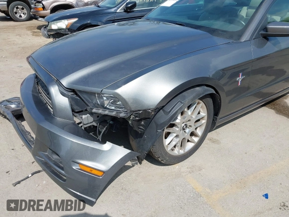 2014 Ford Mustang V6 с VIN 1ZVBP8AM5E5288545, выставлен на аукционе IAAI как лот 42494613 с пробегом 80 897 миль миль и . История ставок и продаж доступна на DreamBid. Изображение 19.