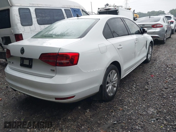 2015 Volkswagen Jetta SE с VIN 3VWD17AJ2FM309891, выставлен на аукционе IAAI как лот 42657281 с пробегом 134 046 миль миль и . История ставок и продаж доступна на DreamBid. Изображение 4.