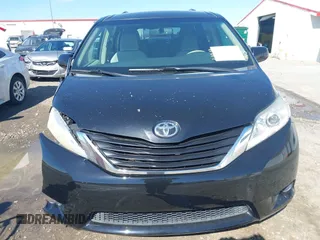 2012 Toyota Sienna LE AAS with VIN 5TDKK3DC3CS263240, listed as a IAAI auction lot 41810686 with 232,026 mi miles. Bid and sale history available at carsss.com. Image 12.