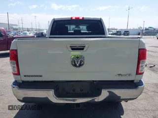 2019 Ram 2500 Big Horn with VIN 3C6UR5DJ4KG519811, listed as a IAAI auction lot 42643850 with 255,461 mi miles and . Bid and sale history available at DreamBid. Image 17.
