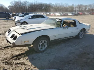 1979 Pontiac Firebird z VIN 2U87K9N120105, wystawiony jako Copart lot #46001565 z przebiegiem 87 739 mil mil oraz Tytuł czysty. Historia ofert i sprzedaży dostępna na DreamBid. Obrazek 1.