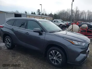 2020 Toyota Highlander XLE with VIN 5TDGZRBH1LS032856, listed as a IAAI auction lot 41675955 with 19,210 mi miles. Bid and sale history available at carsss.com. Image 1.
