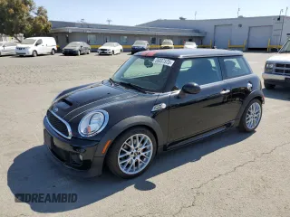 2011 MINI Hardtop S z VIN WMWSV3C57BTY16043, wystawiony jako Copart lot #59337575 z przebiegiem 84 617 mil mil oraz Szkoda całkowita • Salvage title. Historia ofert i sprzedaży dostępna na DreamBid. Obrazek 1.
