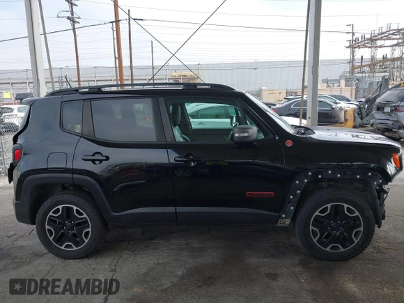 2016 Jeep Renegade Trailhawk z VIN ZACCJBCT0GPD76536, wystawiony jako IAAI lot #42341470 z przebiegiem 158 091 mil mil oraz . Historia ofert i sprzedaży dostępna na DreamBid. Obrazek 14.