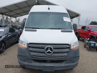 2021 Mercedes-Benz Sprinter Cargo with VIN W1W40CHY4MT054679, listed as a IAAI auction lot 42078941 with 148,214 mi miles. Bid and sale history available at carsss.com. Image 12.