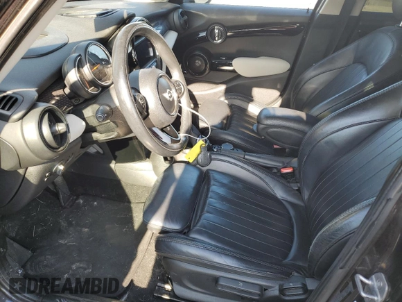 2016 MINI Hardtop 4 Door S z VIN WMWXU3C52G2B67552, wystawiony jako Copart lot #55983245 z przebiegiem 85 180 mil mil oraz Szkody całkowita. Historia ofert i sprzedaży dostępna na DreamBid. Obrazek 7.