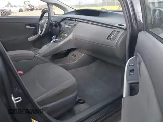 2011 Toyota Prius I with VIN JTDKN3DU2B1386328, listed as a IAAI auction lot 41598572 with 229,231 mi miles. Bid and sale history available at carsss.com. Image 5.