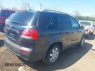 2012 Kia Sorento LX with VIN 5XYKT4A67CG247010, listed as a IAAI auction lot 42028544 with 223,389 mi miles. Bid and sale history available at carsss.com. Image 4.