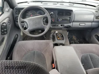 2000 Dodge Durango with VIN 1B4HS28Z1YF168392, listed as a Copart auction lot 89223475 with 299,799 mi miles and Salvage Title. Bid and sale history available at DreamBid. Image 8.