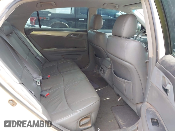 2005 Toyota Avalon XL z VIN 4T1BK36B35U008098, wystawiony jako IAAI lot #42361400 z przebiegiem 248 551 mil mil oraz . Historia ofert i sprzedaży dostępna na DreamBid. Obrazek 8.