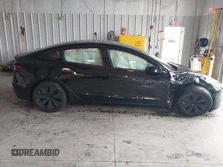 2025 Tesla Model 3 Long Range с VIN 5YJ3E1EB9SF915531, выставлен на аукционе IAAI как лот 42191805 с пробегом 3 333 миль миль и . История ставок и продаж доступна на DreamBid. Изображение 13.