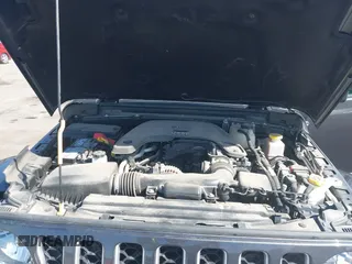 2021 Jeep Gladiator Overland z VIN 1C6HJTFG3ML588042, wystawiony jako IAAI lot #41730427 z przebiegiem 22 344 mil mil oraz . Historia ofert i sprzedaży dostępna na DreamBid. Obrazek 10.